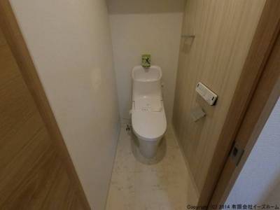 温水洗浄便座付きトイレです