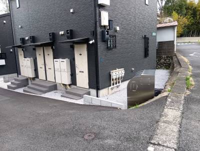 閑静な住宅地です。木造
階建て。