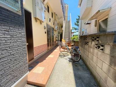 おしゃれな外観のデザイナーズアパートです