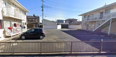 広々とした駐車場
