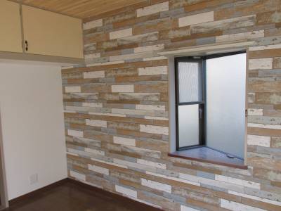 天井収納、出窓付