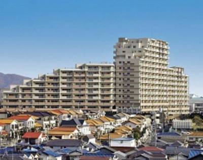 マンション外観　15階建て14階南西の角部屋