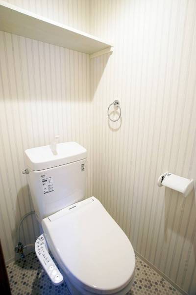 温水洗浄便座、トイレットペーパーホルダーは2連結
