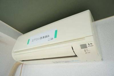 もちろんエアコンも付いております！