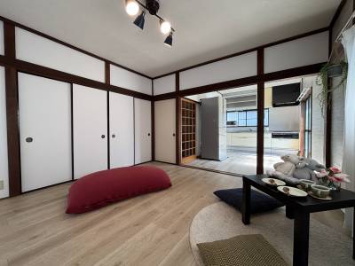 キッチンとリビングはつながり、広々空間に⭐︎
