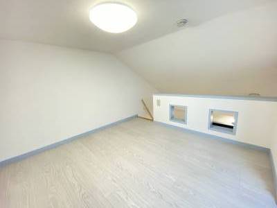 寝室にもできる広さのロフト