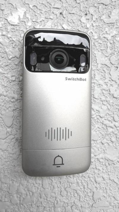 スマートドアホン完備で外出先からも応答できます