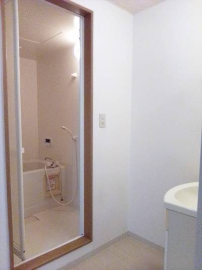 追い焚き機能付きなので２人以上暮らしも快適♪※画像103