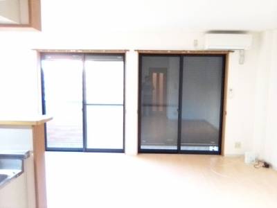 寝室とリビングにはエアコン各1台ついてます♫※画像103