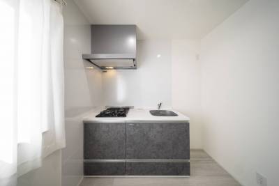 ガスコンロ対応／2口コンロありで料理好きにも嬉しい。