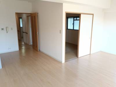 キッチン/　居室/リビング