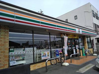 コンビニまで徒歩5分