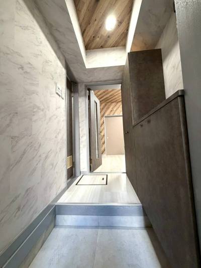 玄関・廊下にも収納豊富