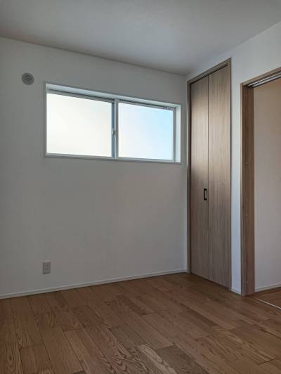 天井までの収納＋クローゼットスペースもあります！