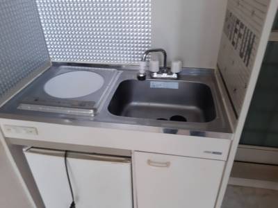 キッチンと、ミニ冷蔵庫