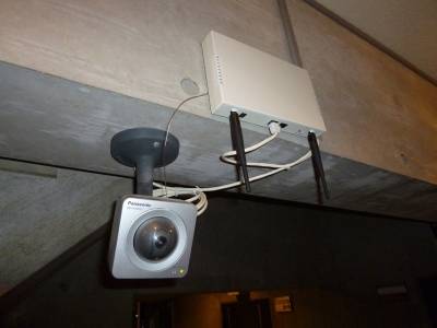Wi-Fi APと防犯カメラ