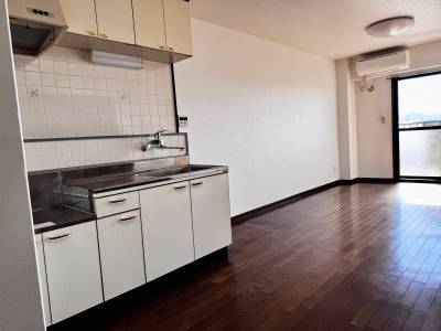 日当たりのいいリビングダイニング。