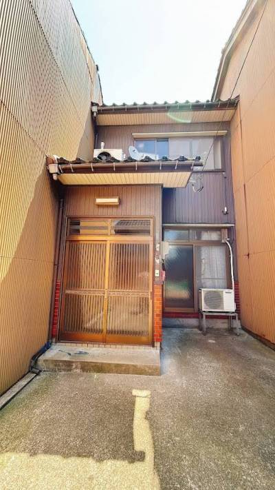 家の前が駐車場です