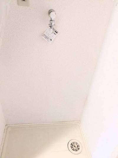 オートストッパーが付いた室内洗濯機置き場です。