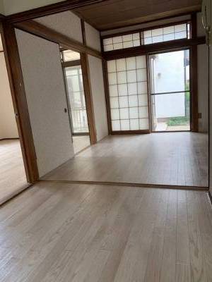キッチン側から見た部屋