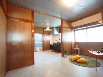 12帖の広いリビング。家族が集まるくつろぎの空間