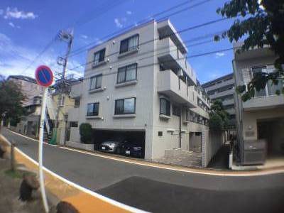 メイン通りから外観