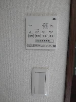 浴室乾燥機付きで、洗濯物もすぐ乾きます