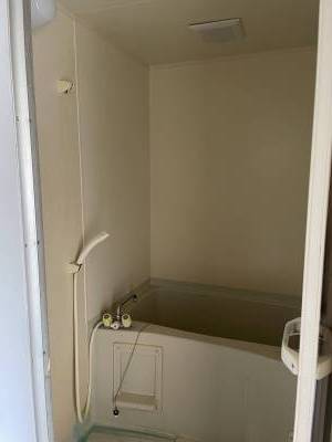 お風呂です。洗面台、お風呂、トイレ別となっています。
