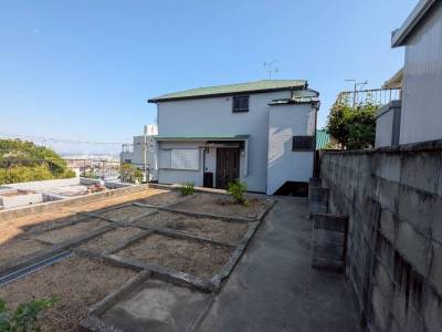 入居者が自由に使える各20㎡のお庭がある物件です！