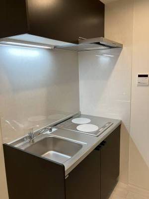 ガスではなく２口IHコンロです！収納もできて嬉しいですね