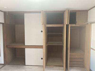 2F 東側洋室8帖　収納力最強