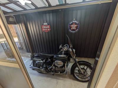 リビングの掃き出し窓の隣りに、すぐに愛車！！