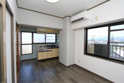 ダイニングキッチン
エアコン付　LED照明器具付