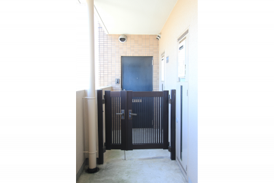 玄関前アルコーブ