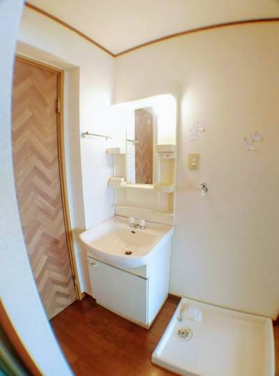 独立洗面台あり！洗濯機置き場もあります！