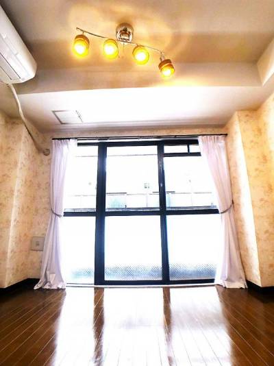 賃貸にはない調光・調色出来るおしゃれなLED照明