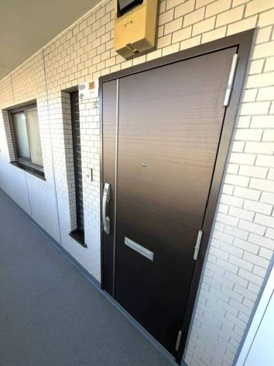 玄関扉も2024年に新規交換