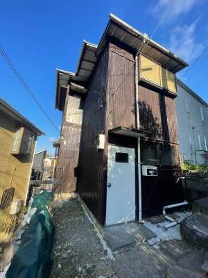 二階建ての戸建てです。