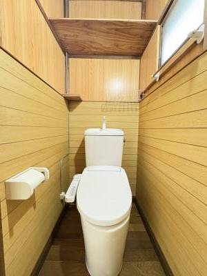 水洗トイレで温水洗浄便座付き