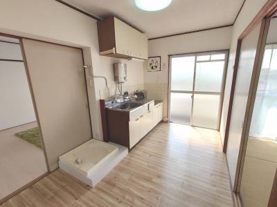 明るいキッチン♪
家事導線が短くてグゥ！