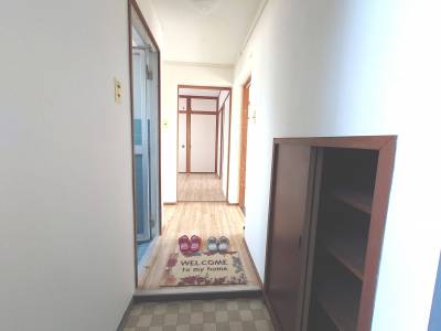 下駄箱収納付きの玄関です♪