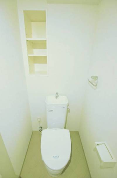 トイレ★収納棚付きです♪