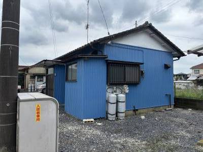 ゴミ捨て場すぐそこ