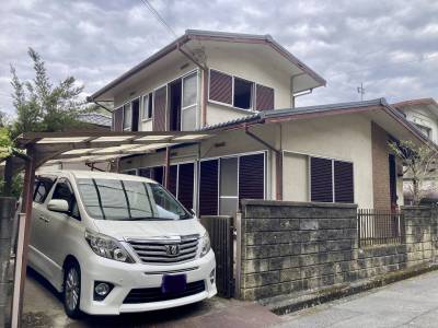 前面道路はほとんど車の往来なし