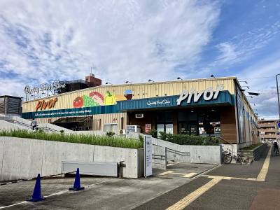 陸前原ノ町駅に隣接するスーパーpivot