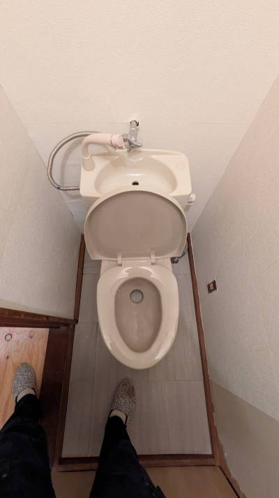 簡易水栓トイレ
※据え付け直後の写真です。