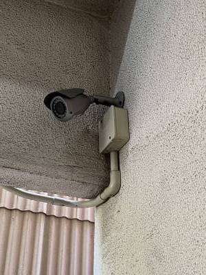 建物内には2台の高解像度監視カメラを設置。女性も安心です。