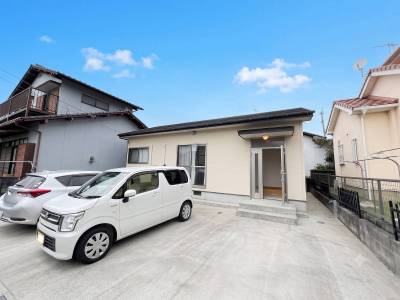 閑静で治安の良い住宅街の一角にある平屋戸建てです。 閑静で治安の良い住宅街の一角にある平屋戸建てです。