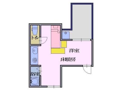 少し広めのベランダに洗濯機があります。