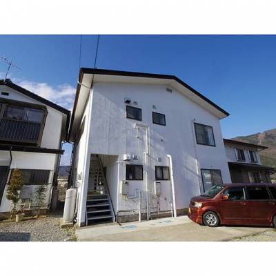 駐車場1台付きです。